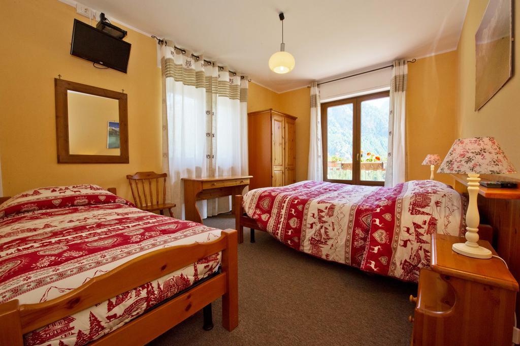 Albergo Valentino 비오나즈 외부 사진